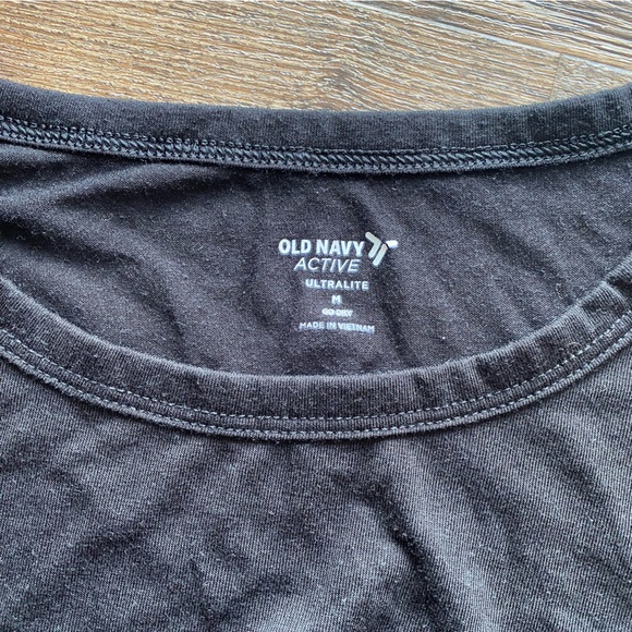 Old Navy Active Ultralite Long Sleeve Tunic Tee - Picture 3 of 7